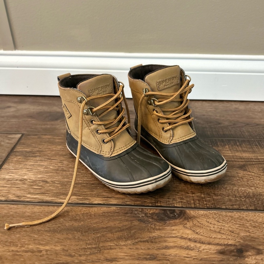 Sperry Kids Tan and Brown Boots